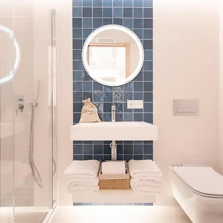 1877 Sensaciones & Adults Only 3*