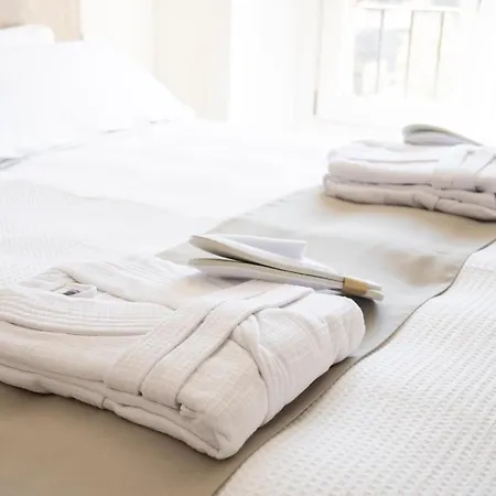 1877 Sensaciones & Adults Only 3*