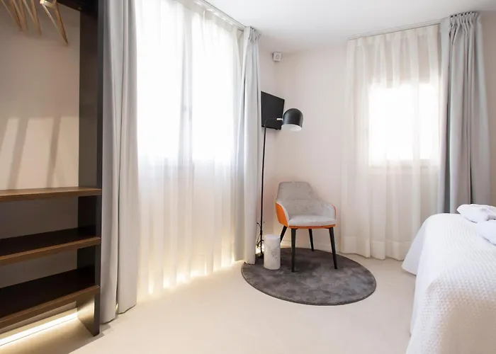 1877 Sensaciones & Adults Only Albarracin